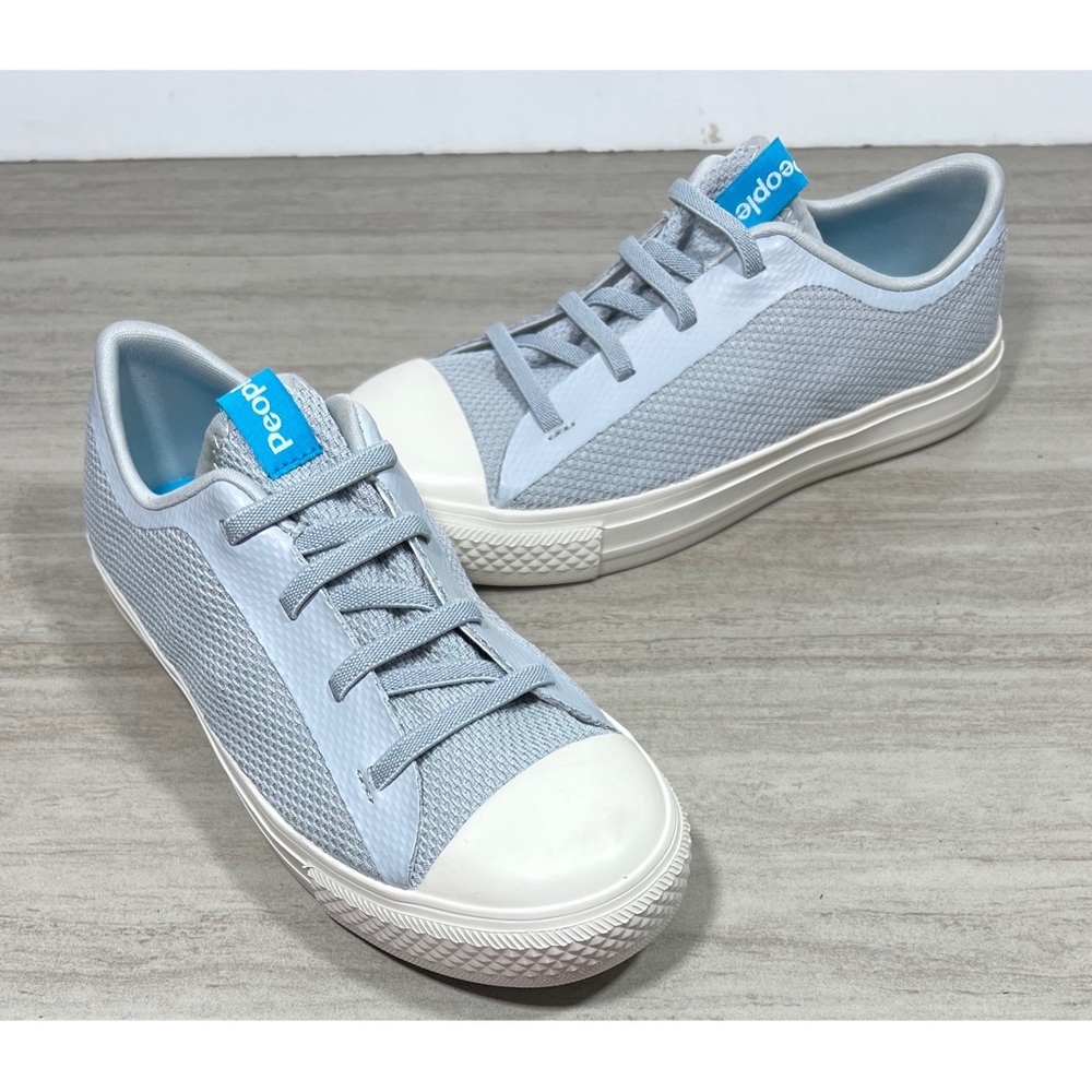 +NEW PEOPLE FOOTWEAR
PHILLIPS CHILDREN'S
SHOES I SKYLINE